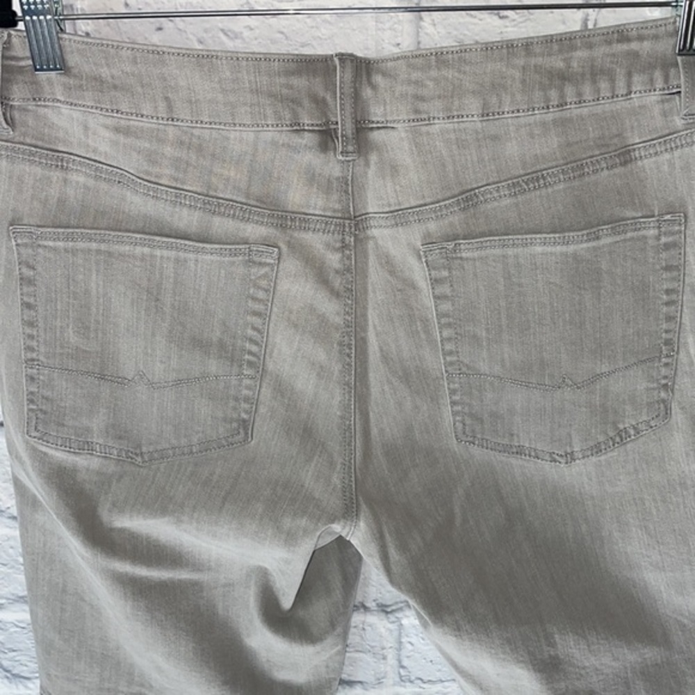 ASOS Mens Stretch Gray Casual Denim Bermuda Jean Shorts - Picture 5 of 9
